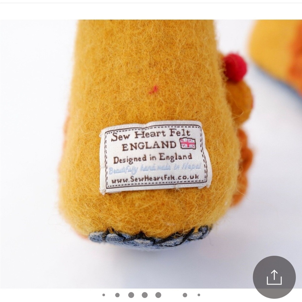 Sew Heart Felt England Baby Leopold Lion Felt Slippers, 0-1 years - Picture 3 of 4